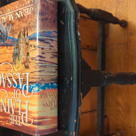 The Plains Of Passage By Jean M.Auel Hardcover - Picture 3 of 6
